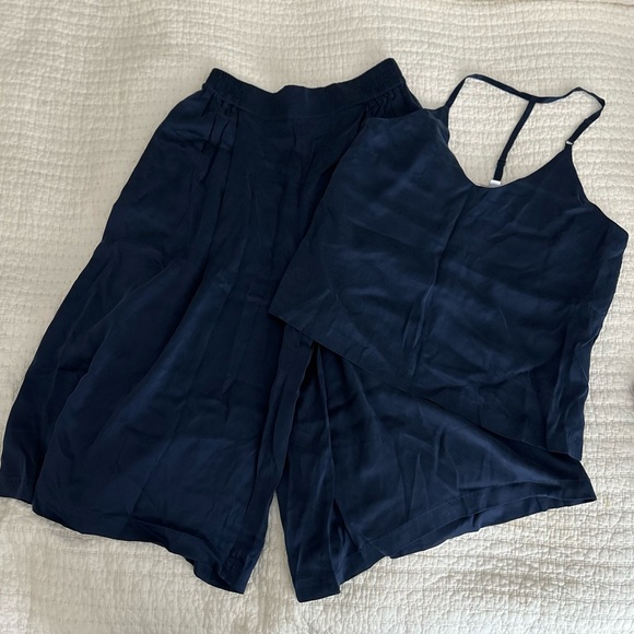 NEW NWOT💙 Lunya Washable Silk Wide Leg Crop Pant Set Pajamas in Deep Blue Small - Picture 2 of 8